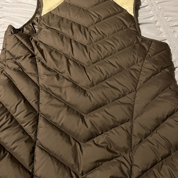 Athleta Down Puffer Vest - Picture 9 of 9